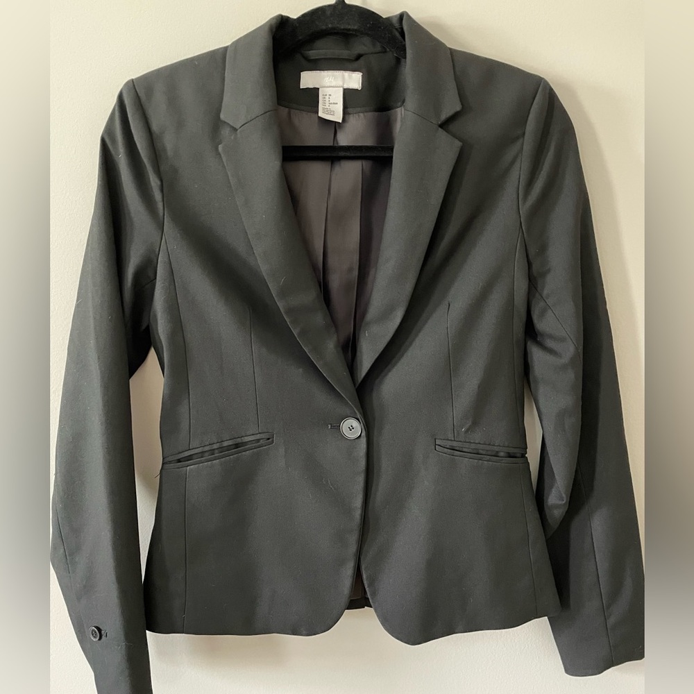 Size 6 H&M Black Fitted Blazer